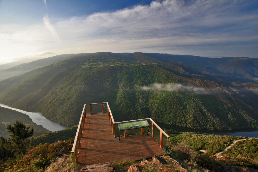 Ribeira Sacra Mirador sobre un cañón de la Ribeira Sacra