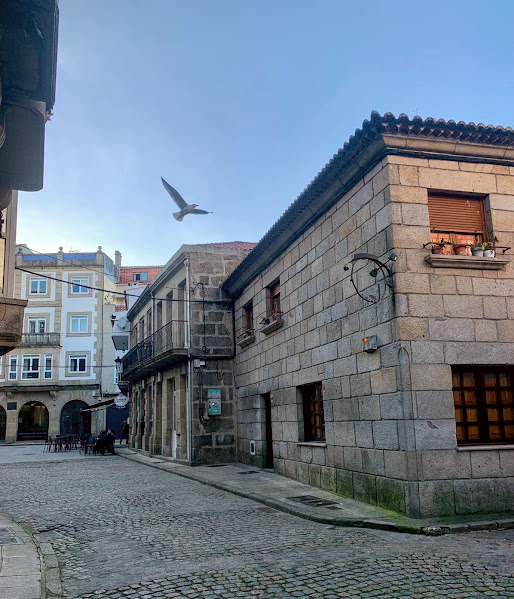 Fachada del mercado de Bouzas en Vigo