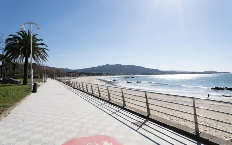 Playa y paseo marítimo de Samil en Vigo