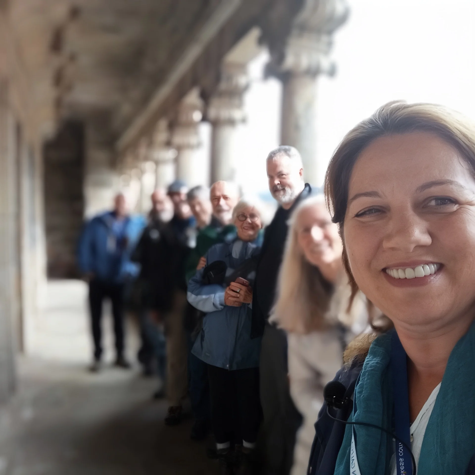 Cathedral and museum tour Gabriela accompanying travelers in Santiago de Compostela