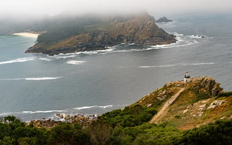 Paisaje costero de las islas Cíes en Galicia